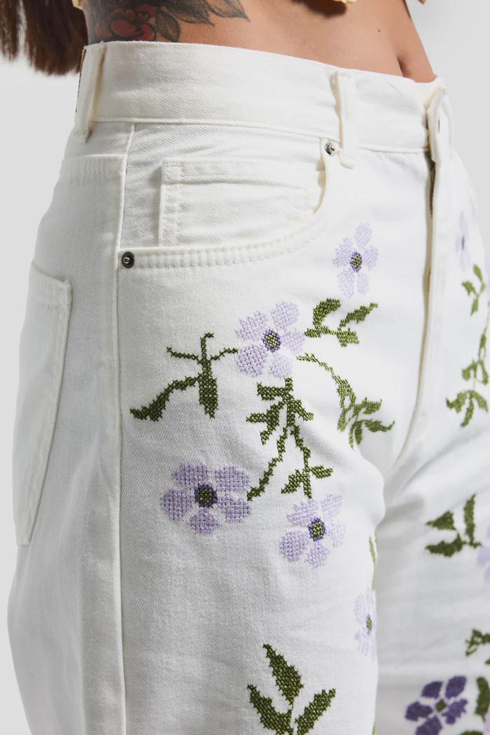 Women’s White Floral Embroidered Jeans - Image 2