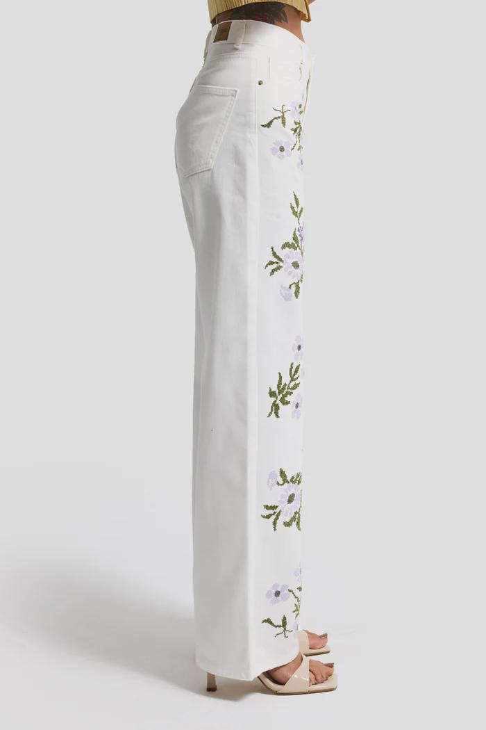 Women’s White Floral Embroidered Jeans - Image 3