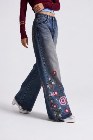 Women’s Dark Wash Floral Embroidered Jeans